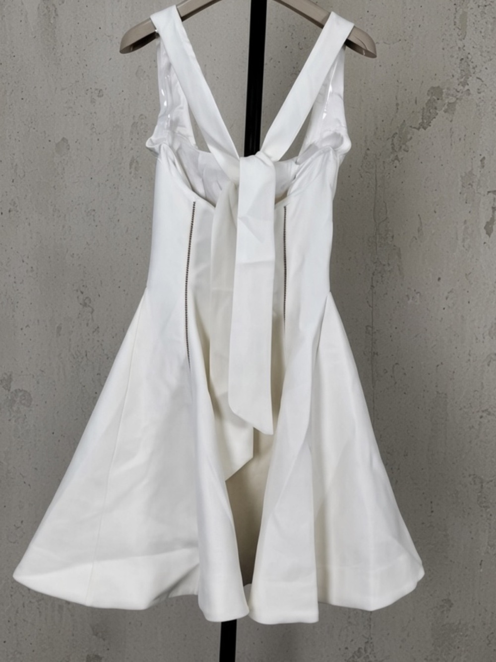 HOUSE OF CB 'Loulette' White Halter Neck Bow Mini Dress/Small(Tall) US4-6 $269 - Picture 10 of 11